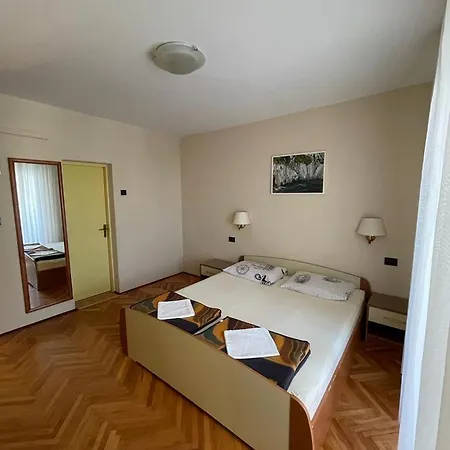 And Lanca Guest house Banjol